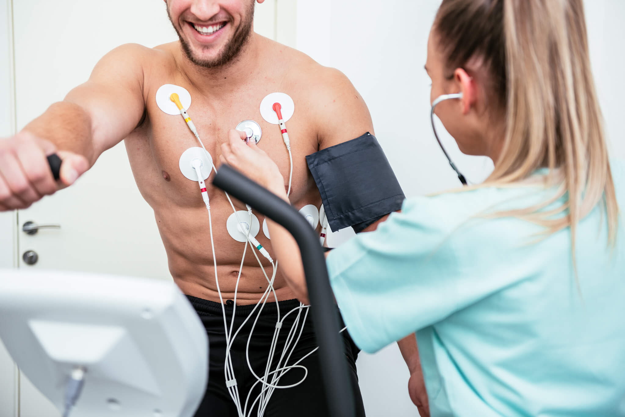 ZBOG PROBLEMA NA SPORTSKIM TERENIMA, ČESTO I SA SMRTNIM ISHODOM-BITI KORAK ISPRED DOGAĐAJA.